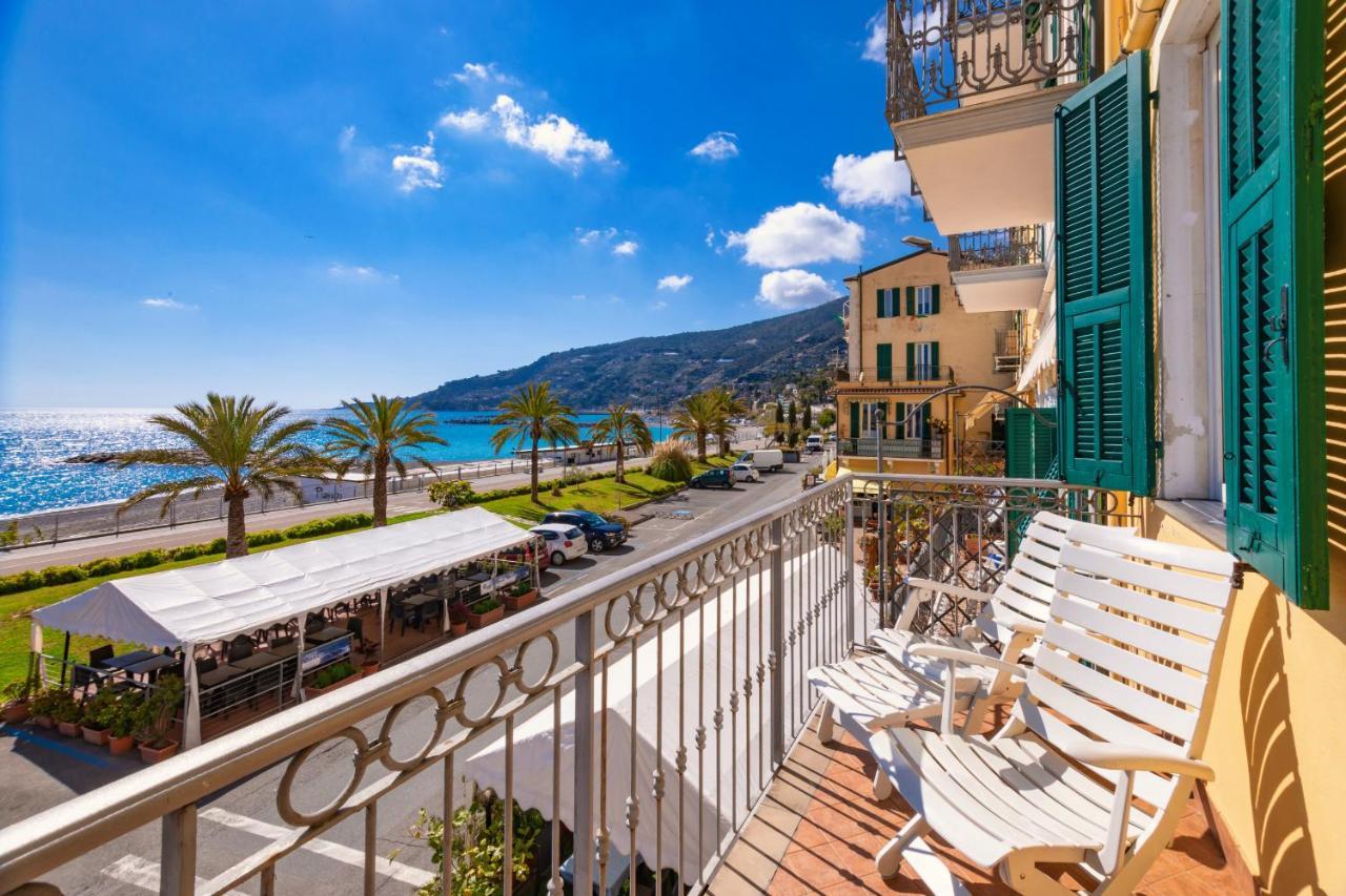 Appartamento Fronte Mare A Ospedaletti By Wonderful Italy المظهر الخارجي الصورة