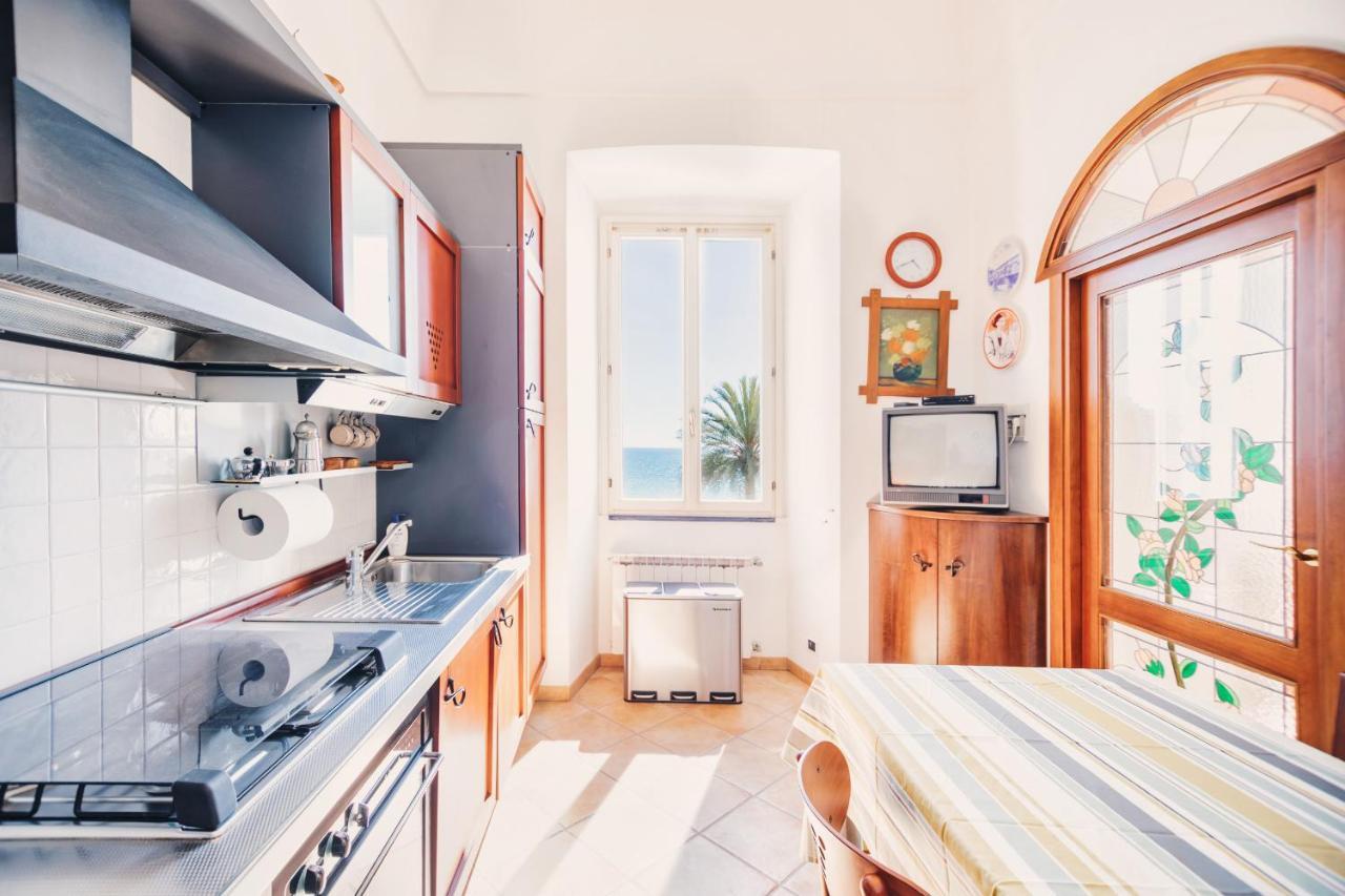 Appartamento Fronte Mare A Ospedaletti By Wonderful Italy المظهر الخارجي الصورة