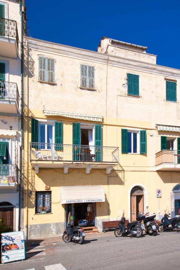 Appartamento Fronte Mare A Ospedaletti By Wonderful Italy المظهر الخارجي الصورة
